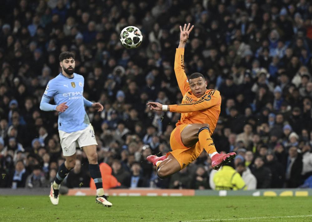 侧果断起脚 侧果断起脚